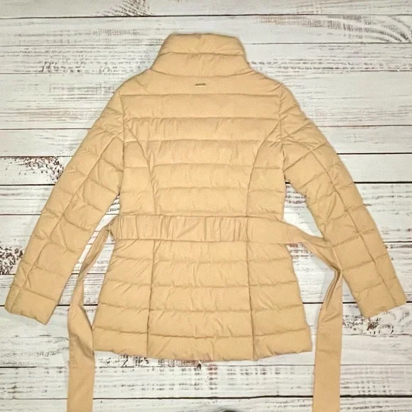 Guess Women's blush pink puffer coat. - Picture 2 of 8